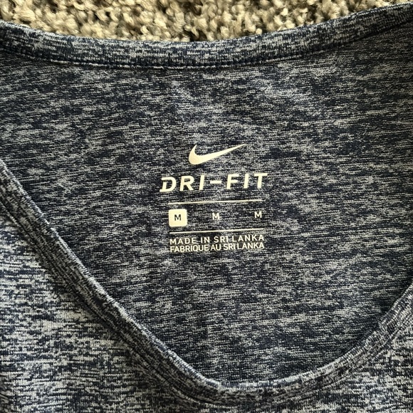 Women’s Nike tank top. Size medium. Navy - Picture 2 of 2